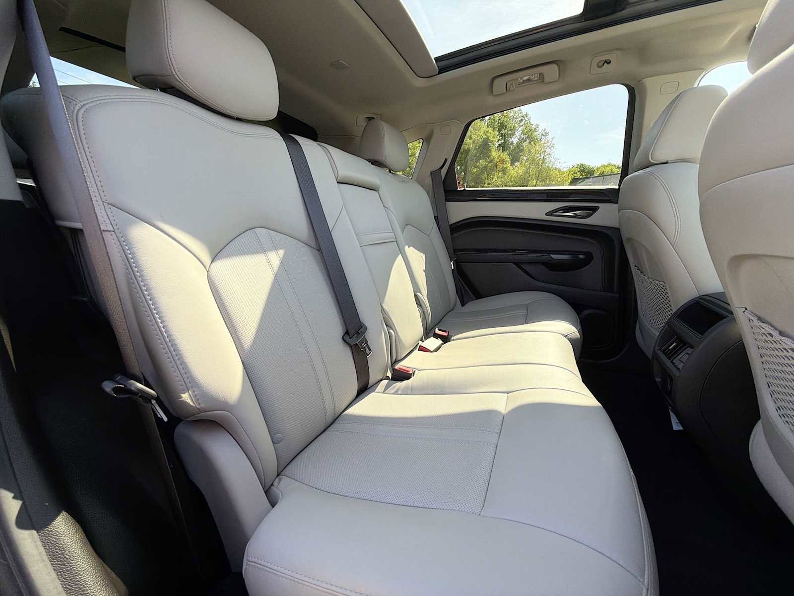Used 2016 Cadillac SRX Luxury AWD/4WD image 18