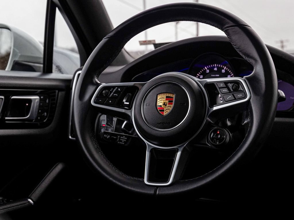 Used 2023 Porsche Cayenne Platinum Edition AWD/4WD image 26