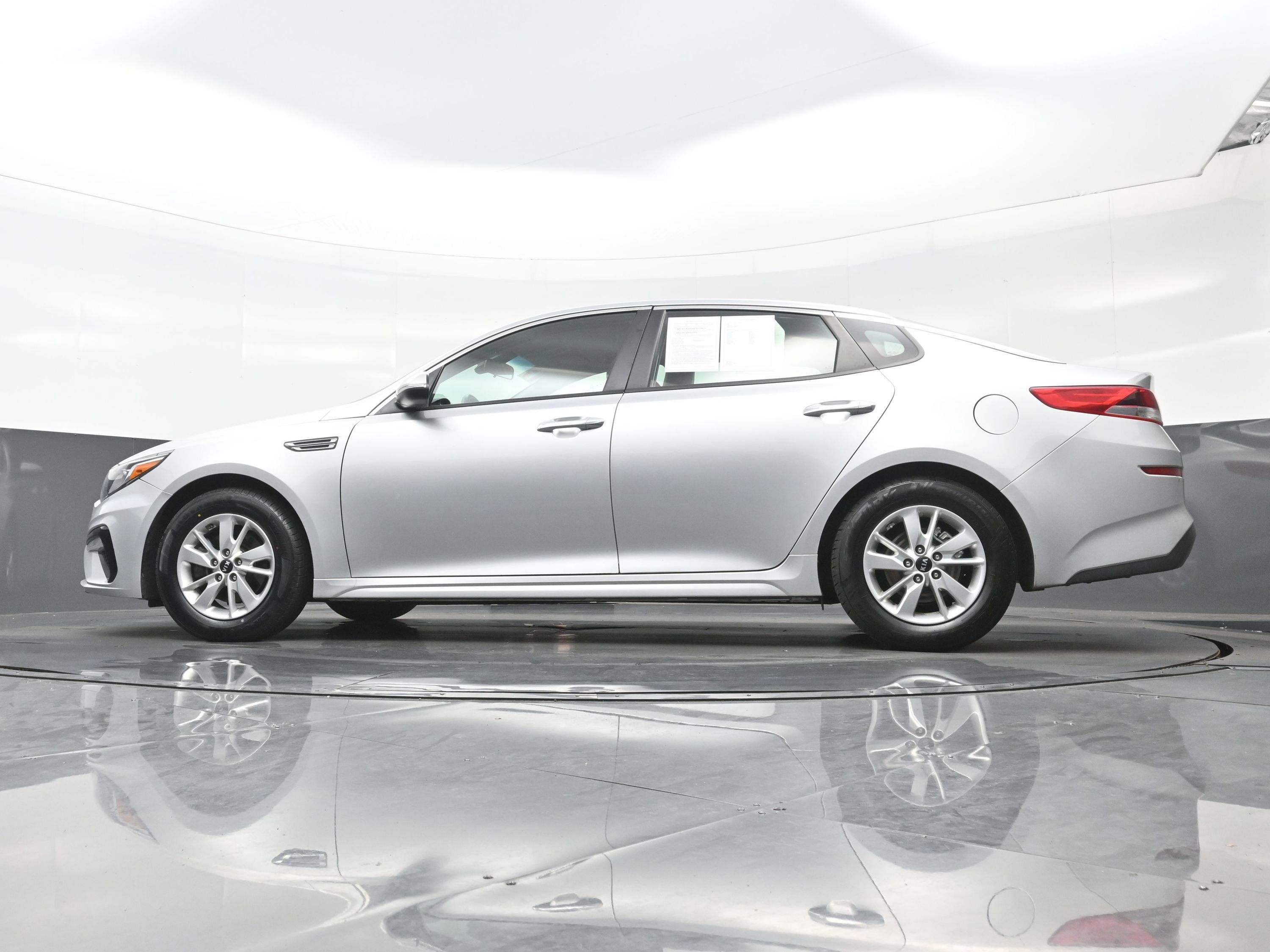 Used 2019 Kia Optima LX image 27