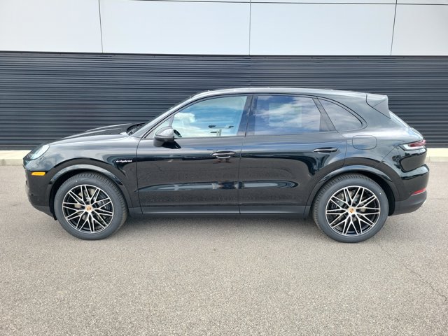 New 2026 Porsche Cayenne E-Hybrid AWD/4WD image 2