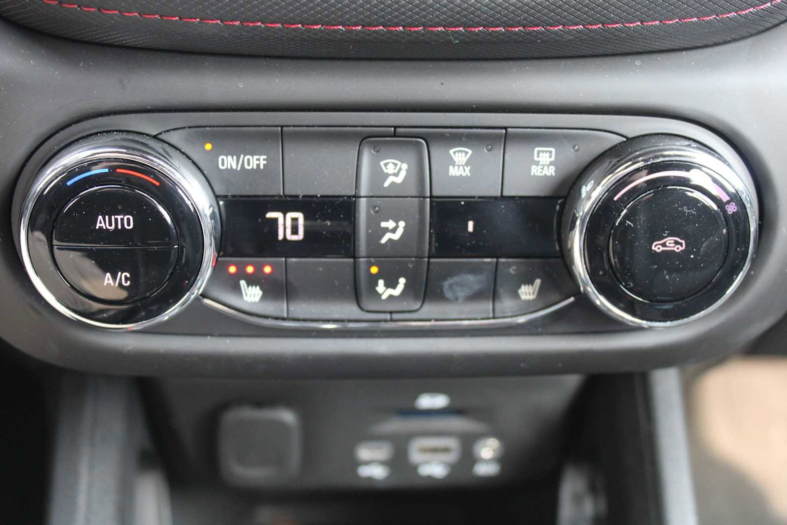 Used 2023 Chevrolet TrailBlazer RS w/ Sun and Liftgate Package image 17