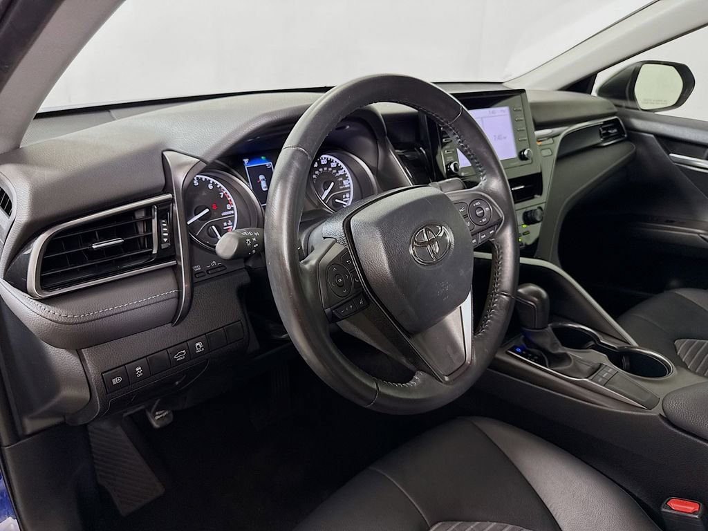 Used 2024 Toyota Camry SE image 9