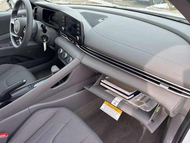 Certified 2025 Hyundai Elantra SE image 26