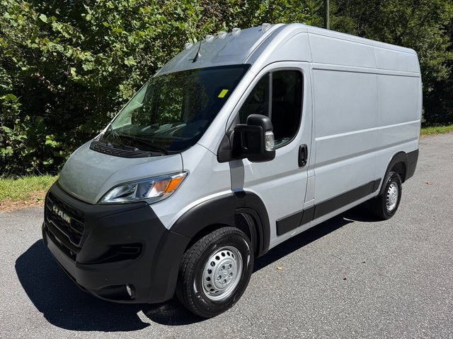 Used 2026 RAM ProMaster 1500 w/ Safety Group FWD image 2