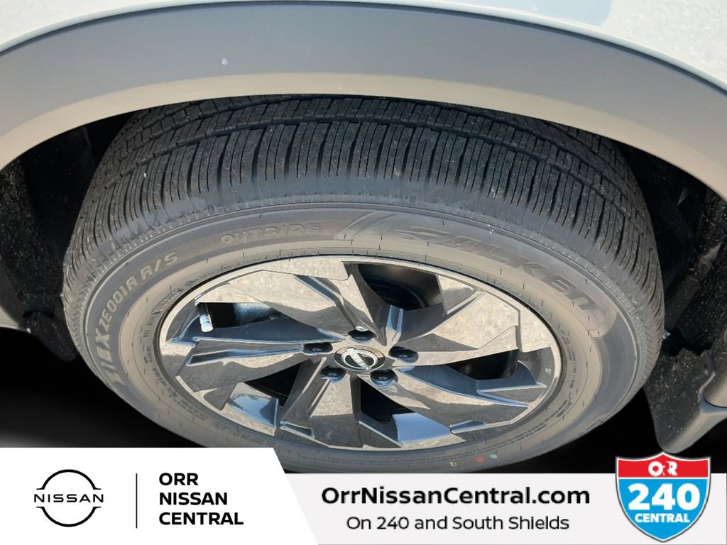 New 2026 Nissan Rogue SV FWD image 9