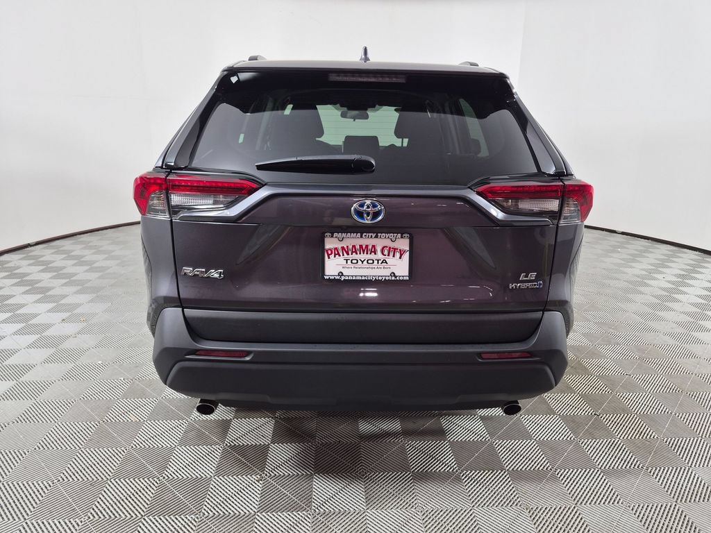 Used 2024 Toyota RAV4 LE AWD/4WD image 4