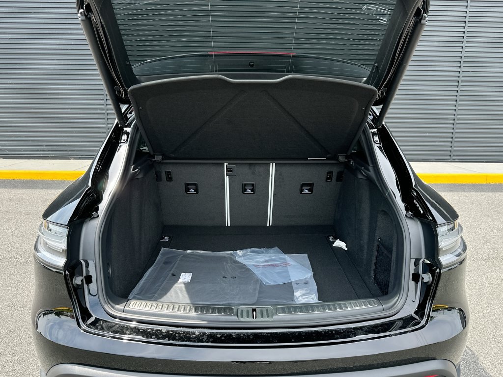 New 2026 Porsche Macan AWD/4WD image 31
