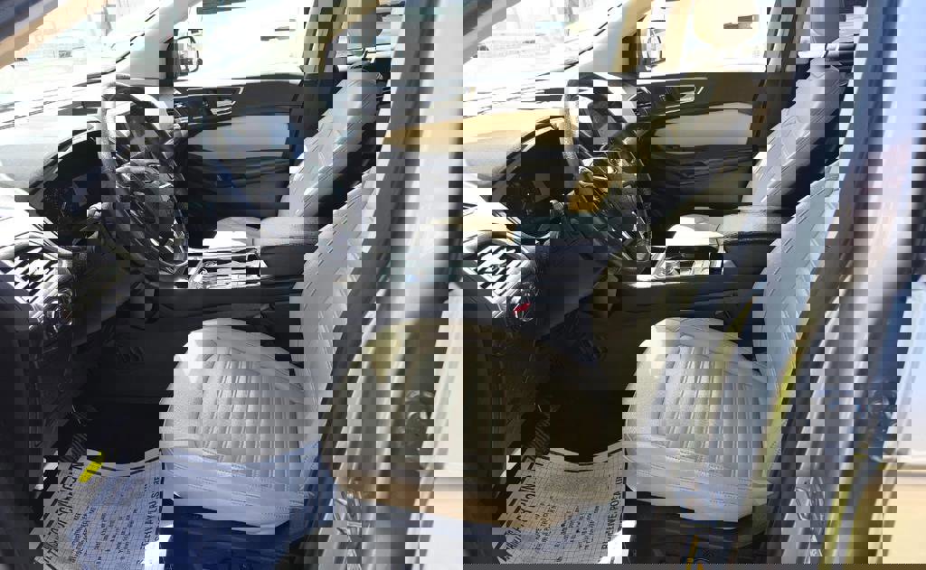 Used 2022 Ford Edge SEL w/ Convenience Package image 3