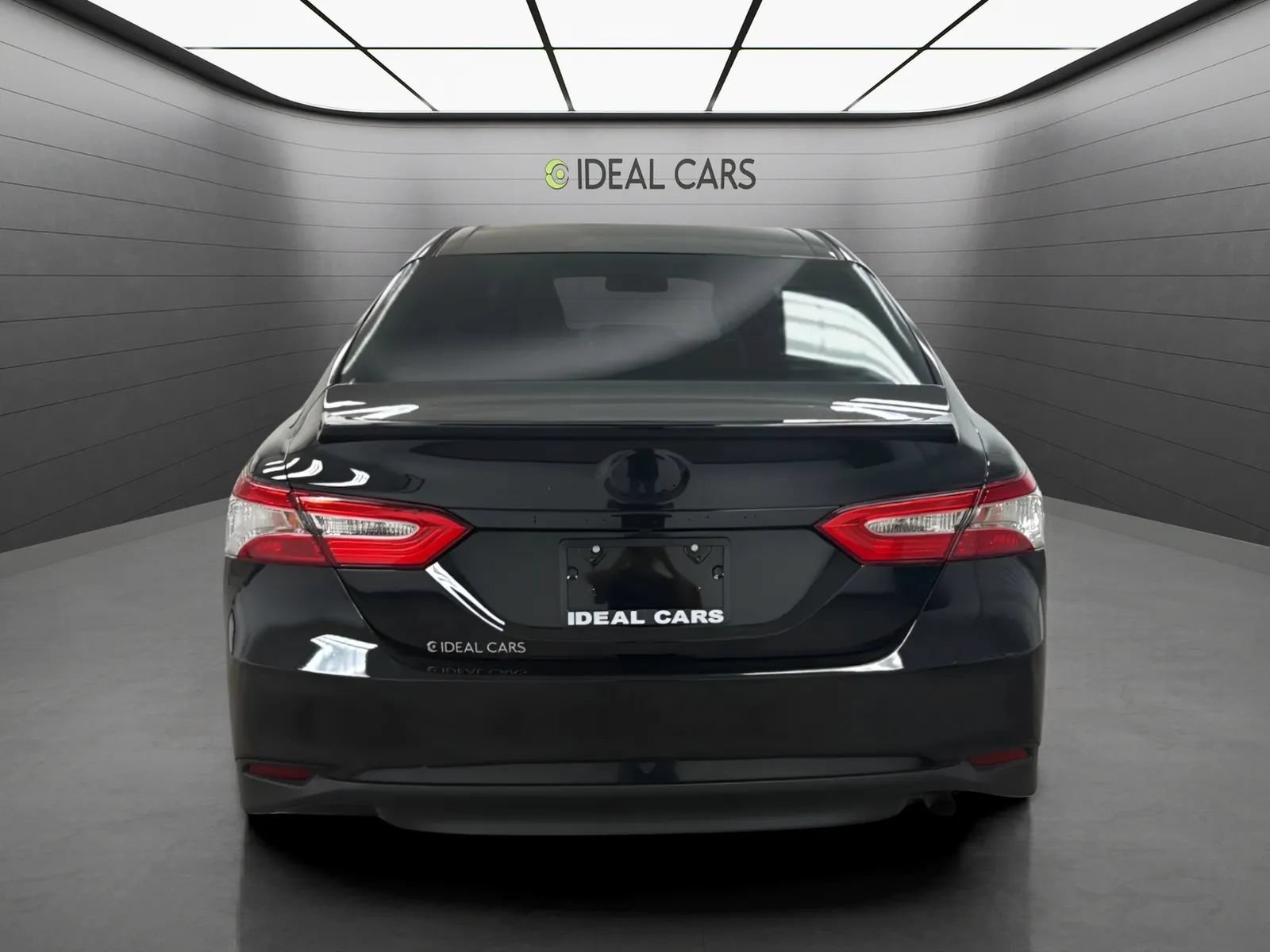 Used 2018 Toyota Camry LE FWD image 6
