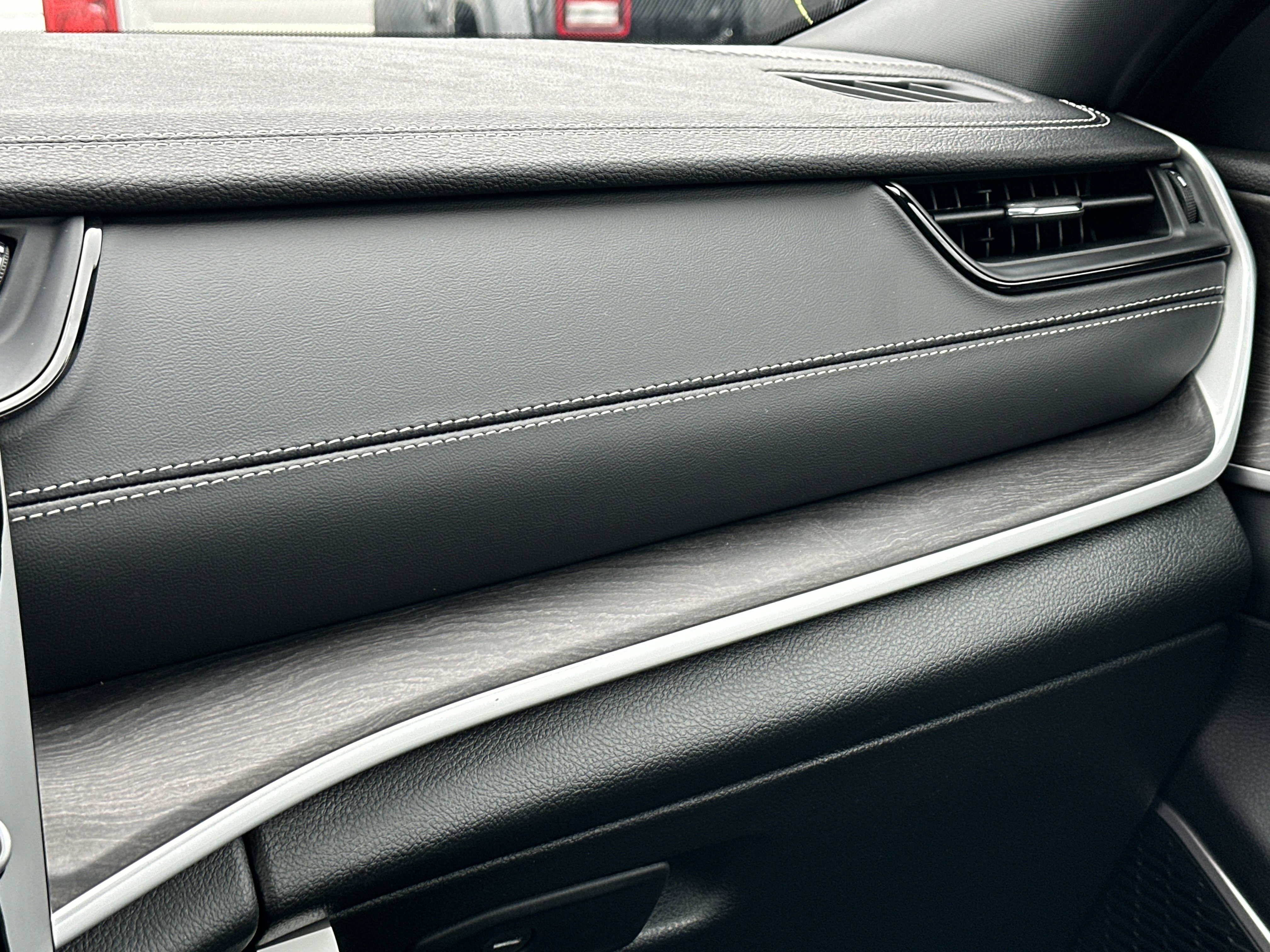 New 2026 Jeep Grand Cherokee Limited image 8