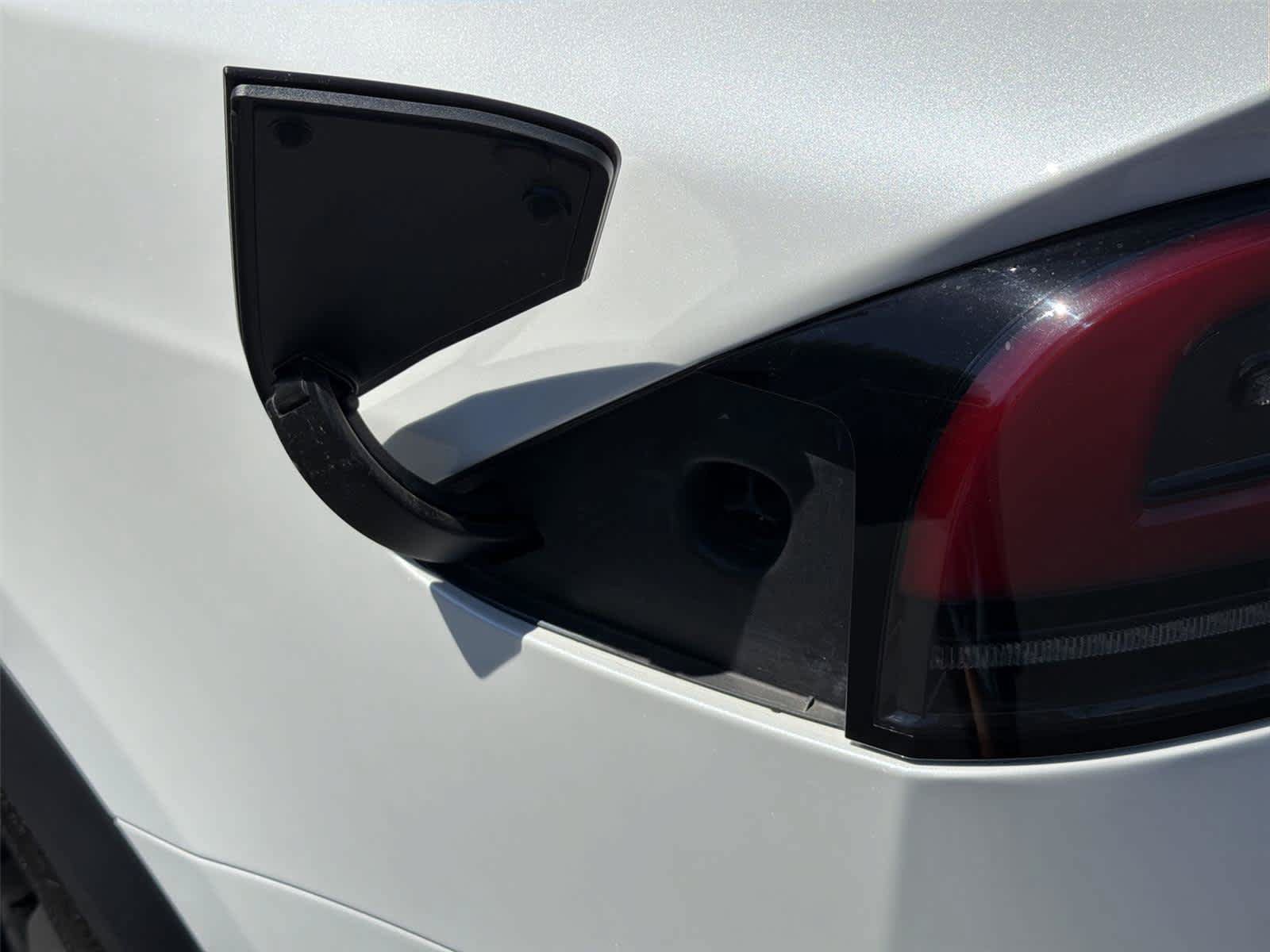 Used 2023 Tesla Model X AWD/4WD image 10