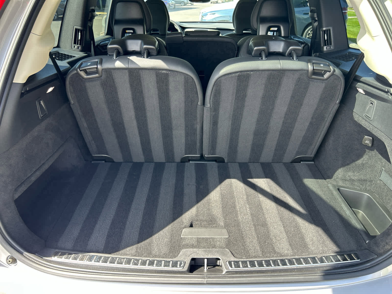 Used 2023 Volvo XC90 B6 Plus image 9