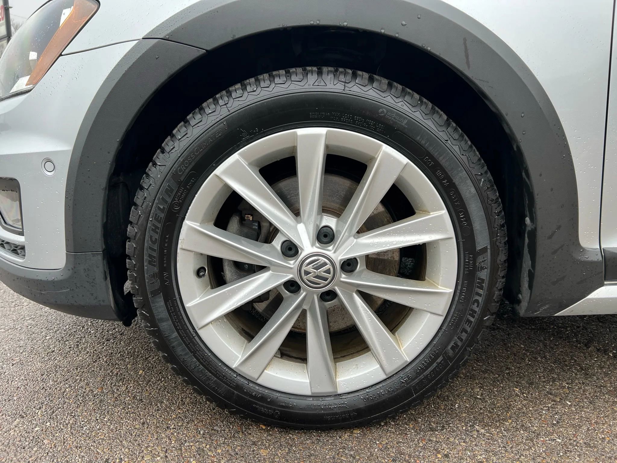 Used 2017 Volkswagen Golf Alltrack SE image 12