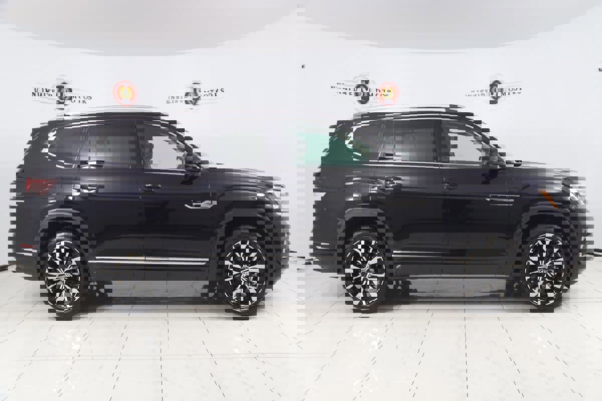 Used 2024 Volkswagen Atlas SEL Premium R-Line image 2