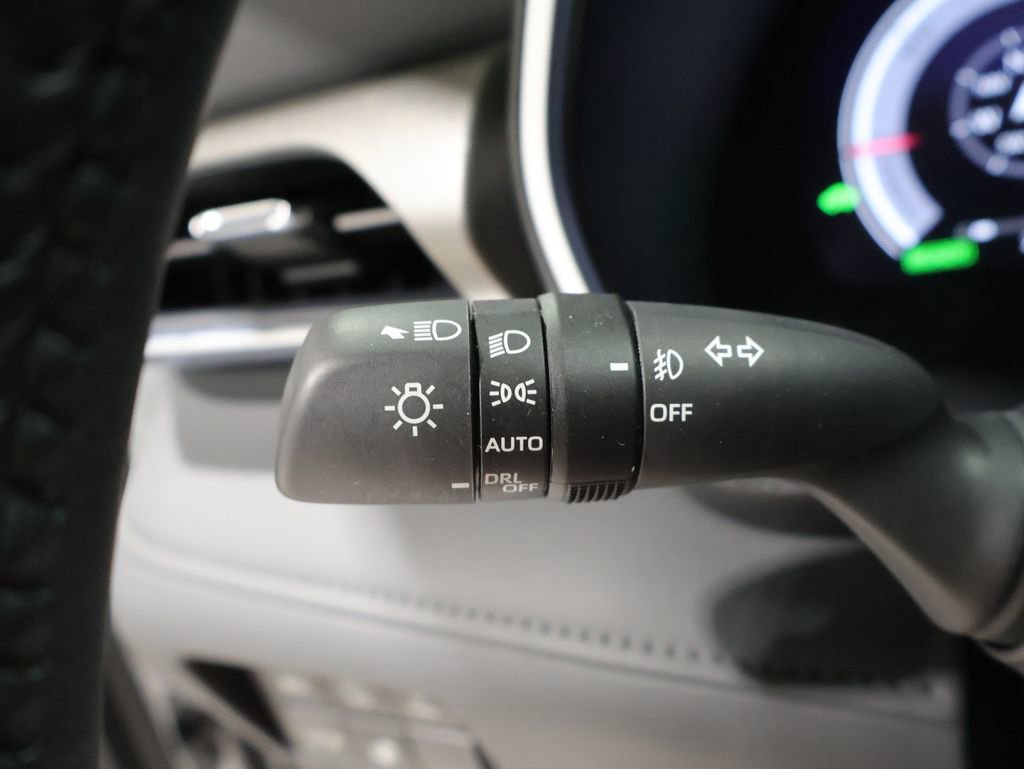 Used 2025 Toyota Highlander Limited AWD/4WD image 36