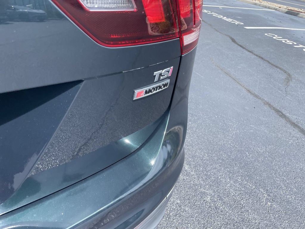 Used 2018 Volkswagen Tiguan SE w/ Panoramic Sunroof Package AWD/4WD image 6