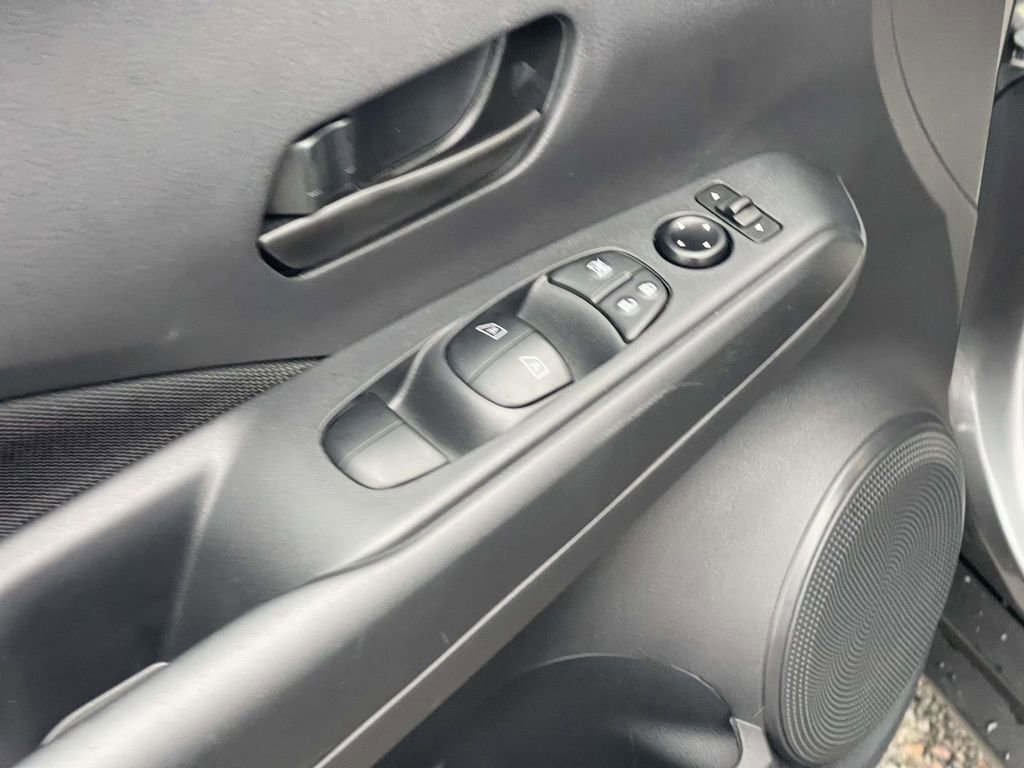 Used 2025 Nissan Kicks Play S image 19