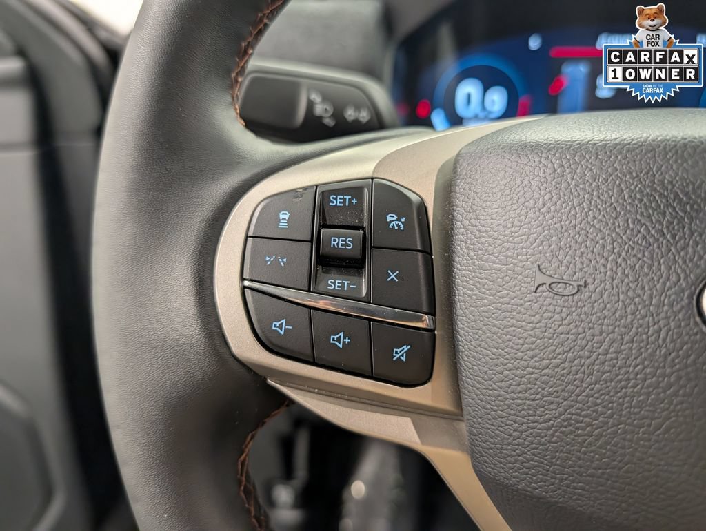 Used 2025 Ford Explorer Active AWD/4WD image 16