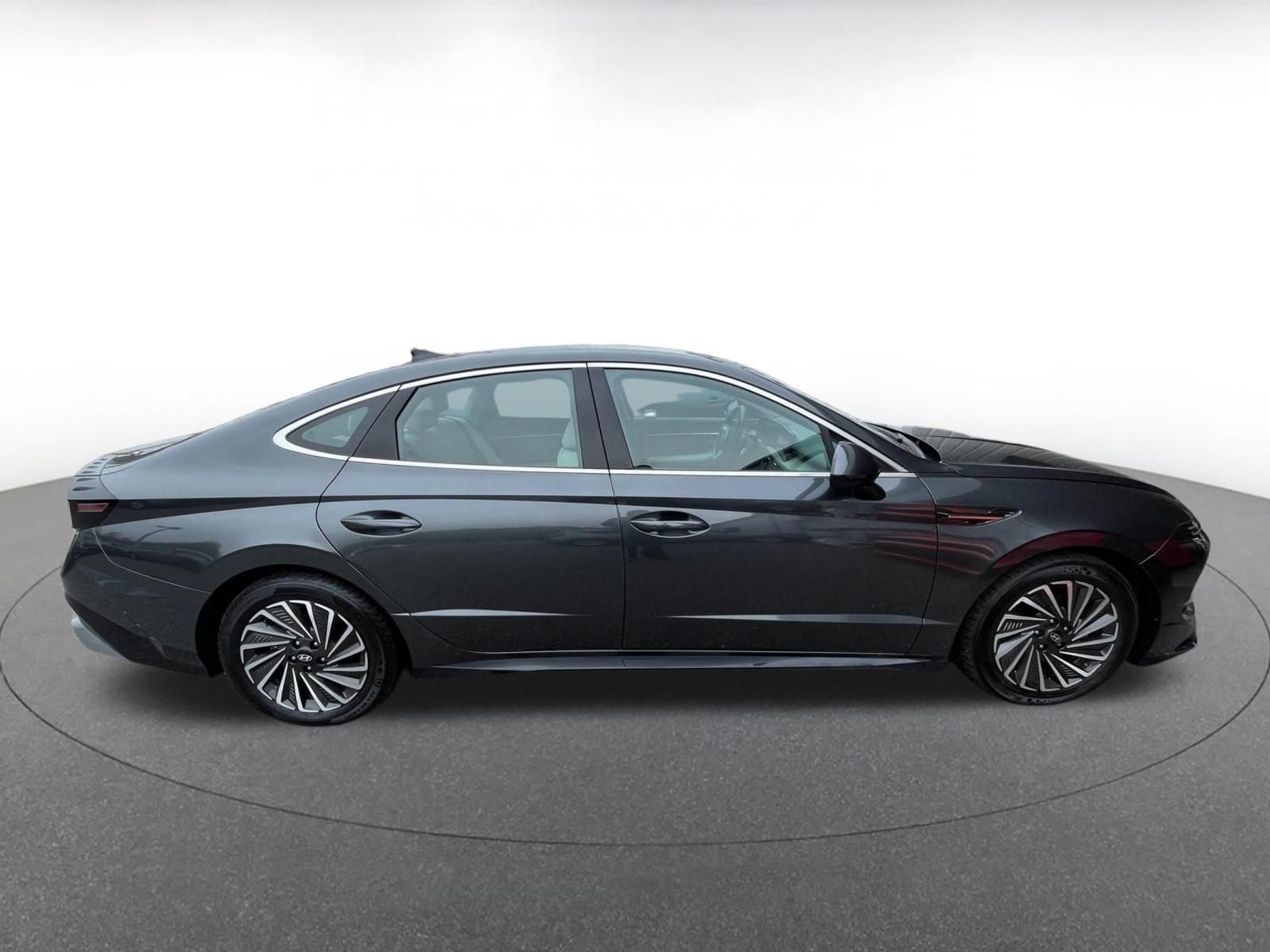 Used 2025 Hyundai Sonata SEL FWD image 15
