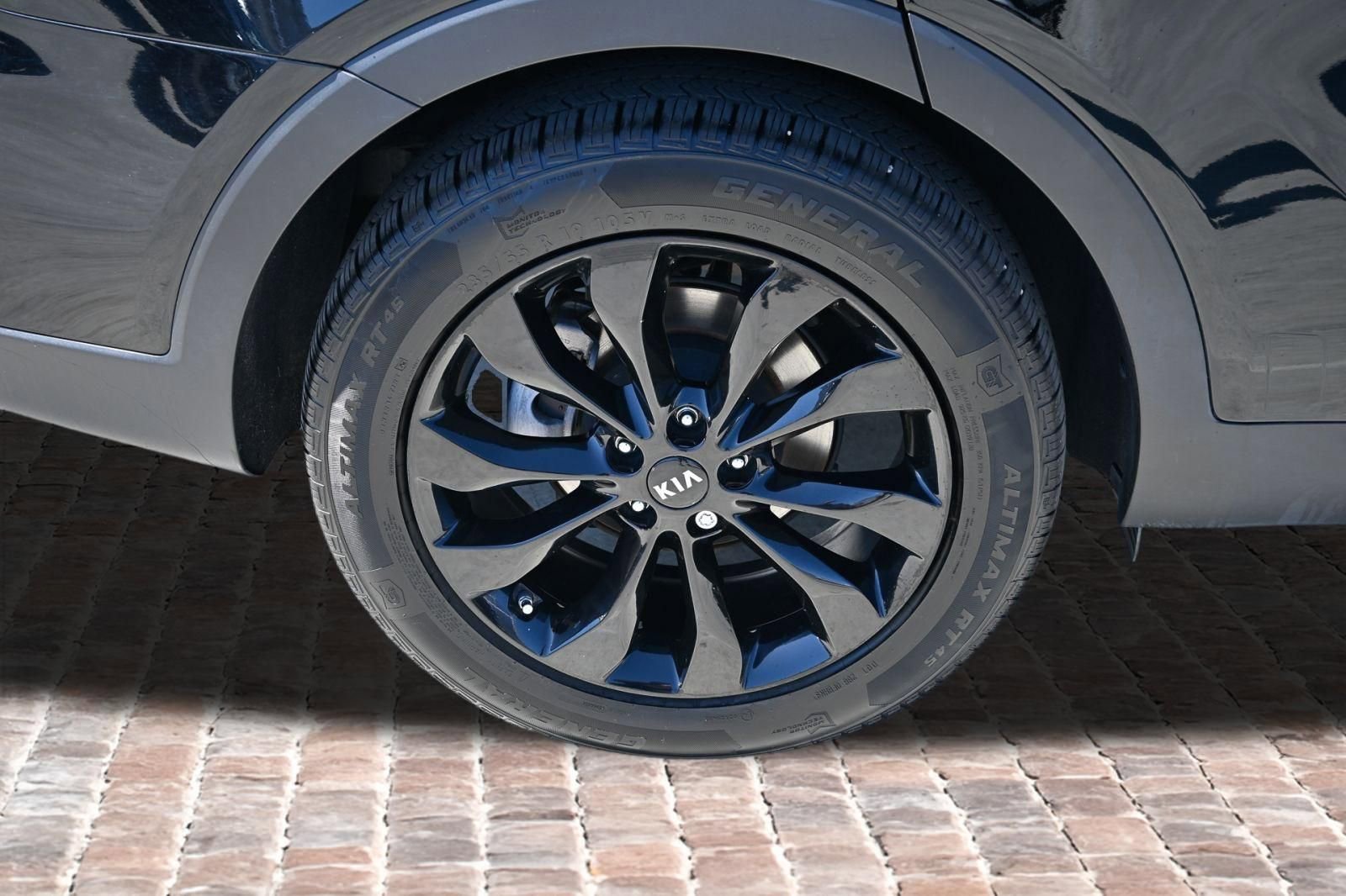 Used 2020 Kia Sorento EX FWD image 35