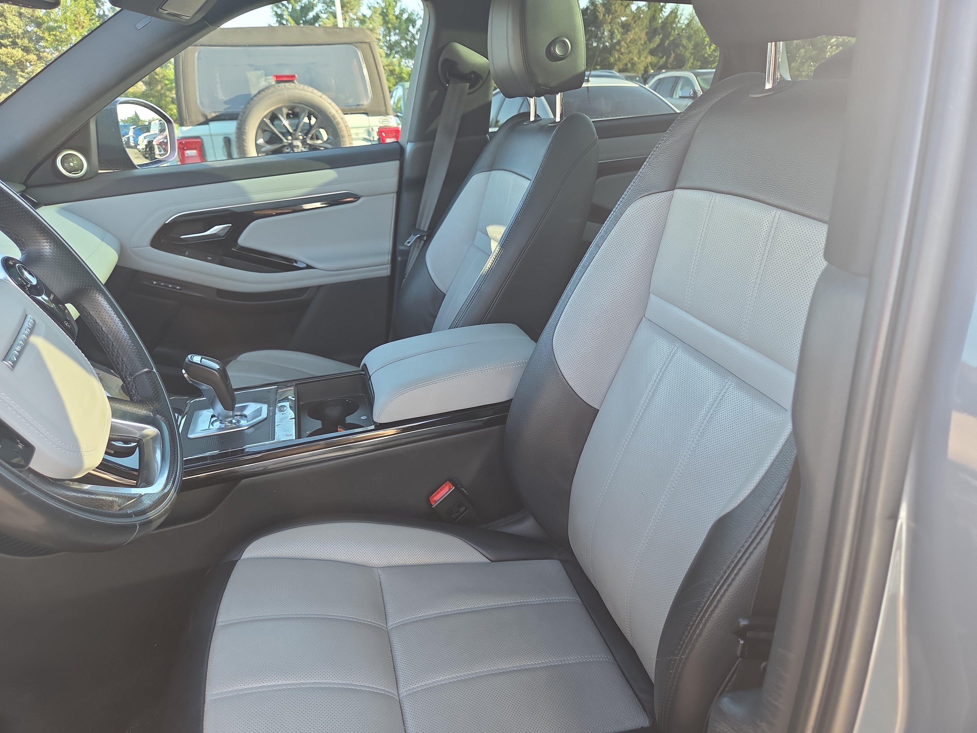 Used 2020 Land Rover Range Rover Evoque First Edition AWD/4WD image 2