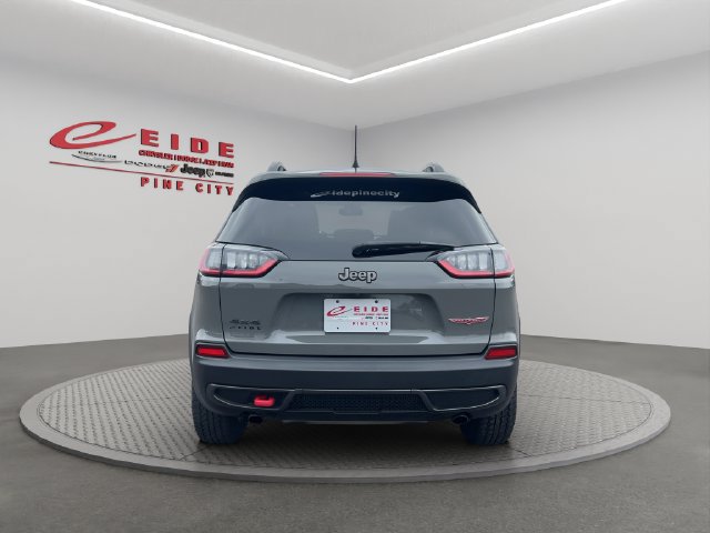 Used 2022 Jeep Cherokee Trailhawk w/ Sun, Sound & Nav Group AWD/4WD image 9