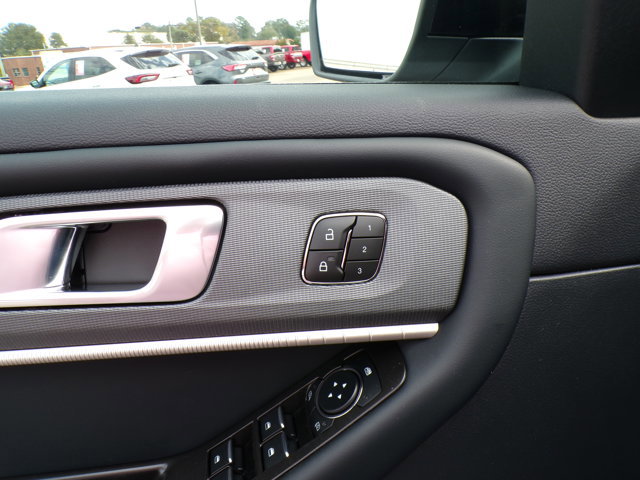 New 2026 Ford Explorer ST-Line image 12