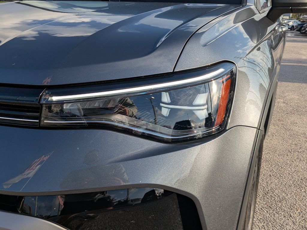 Certified 2025 Volkswagen Taos S FWD image 6