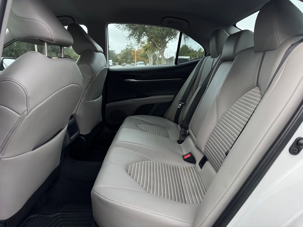Used 2024 Toyota Camry SE image 18