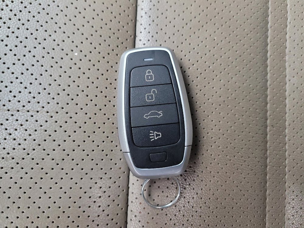 Used 2018 Kia Sorento EX image 32