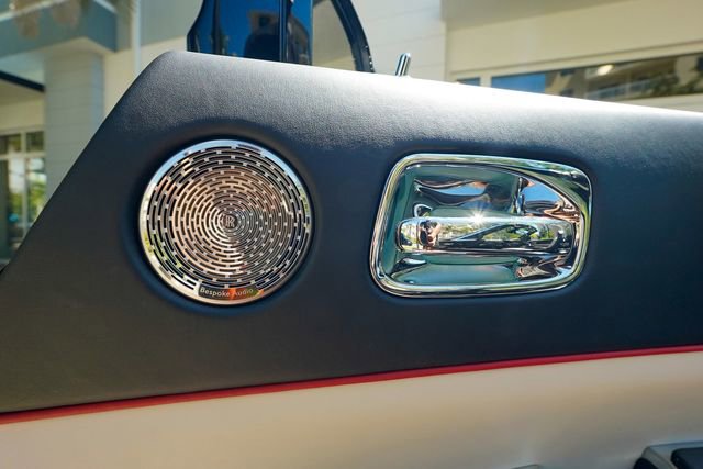 Used 2018 Rolls-Royce Dawn image 76