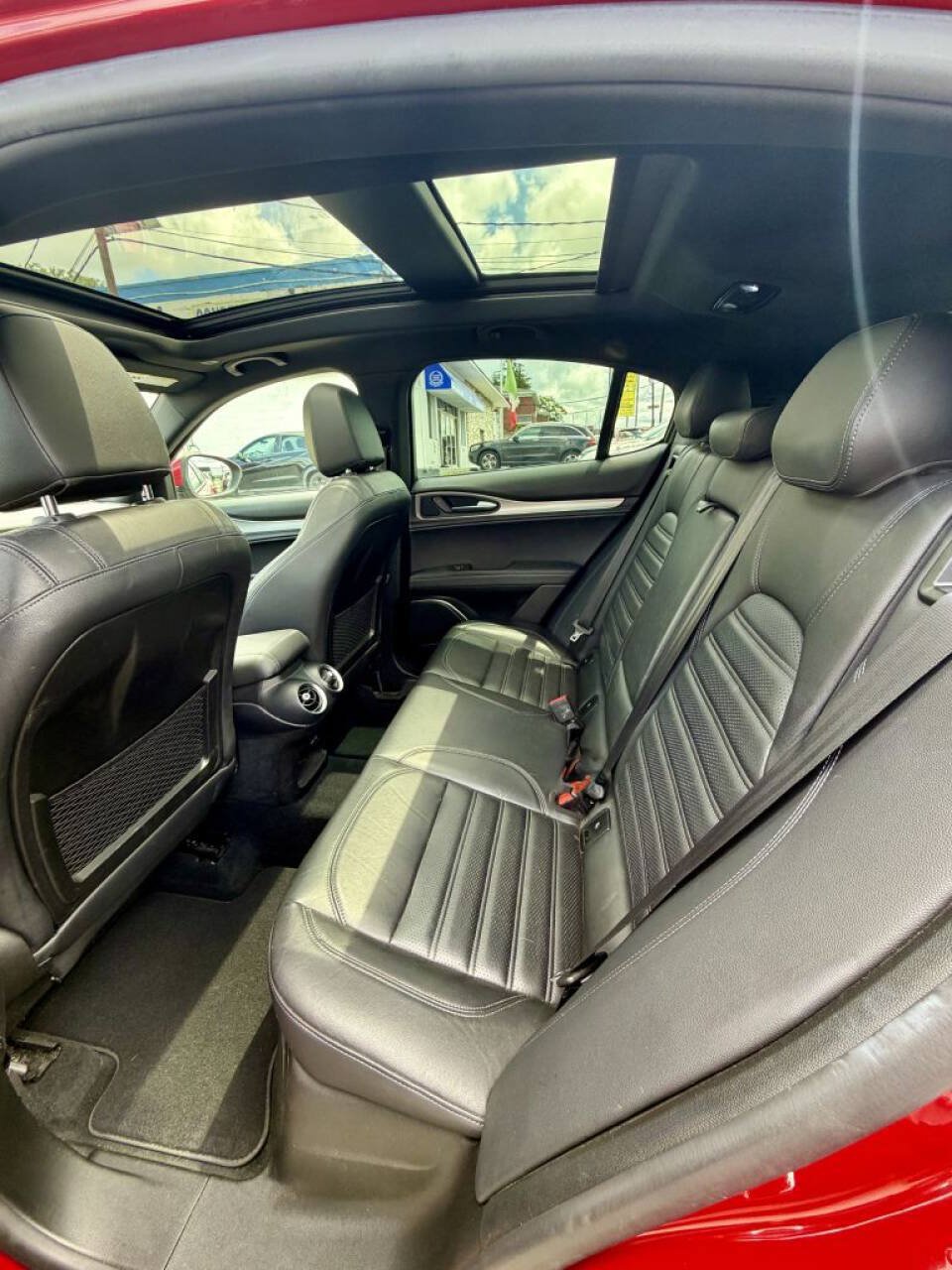 Used 2018 Alfa Romeo Stelvio Ti Sport AWD/4WD image 14