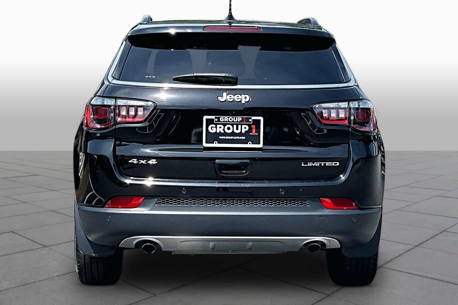 Used 2023 Jeep Compass Limited AWD/4WD image 5