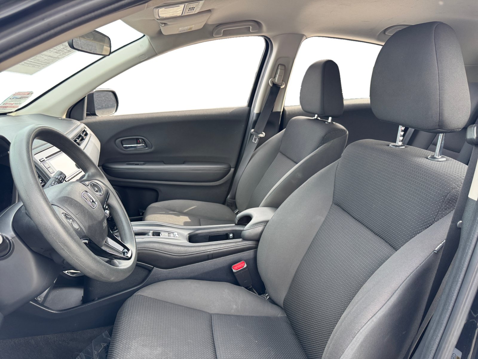 Used 2022 Honda HR-V LX image 9