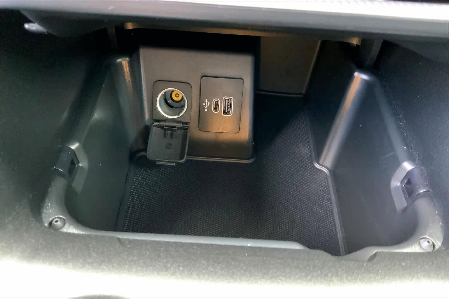 Certified 2025 Ford Explorer ST-Line w/ Premium Package image 31