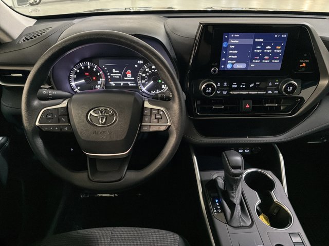 Used 2023 Toyota Highlander L FWD image 27