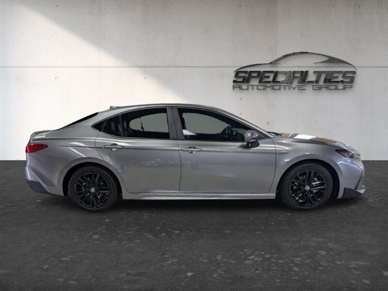 Used 2025 Toyota Camry SE w/ Convenience Package FWD image 11