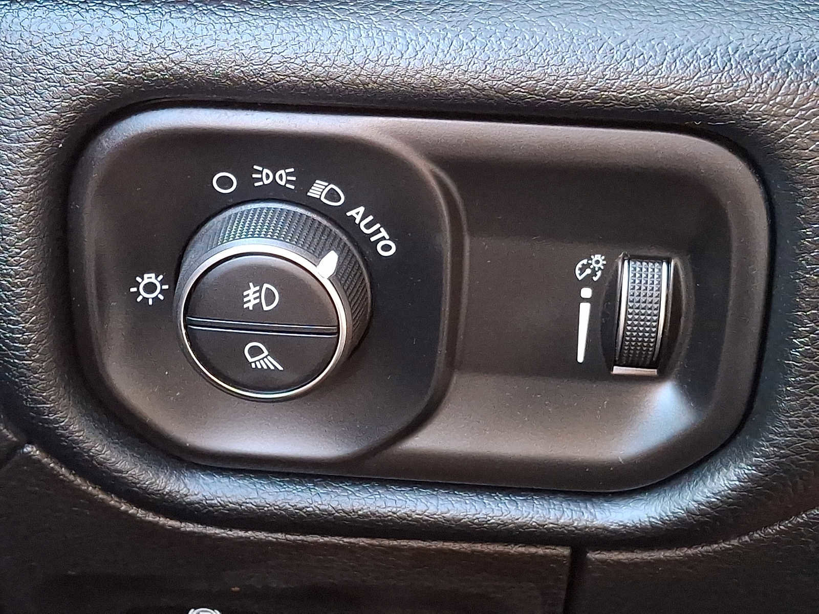 Used 2021 RAM 1500 Big Horn image 23