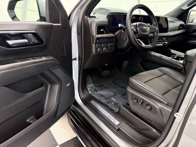 Used 2026 Chevrolet Suburban High Country w/ Sun And Tow Package AWD/4WD image 36
