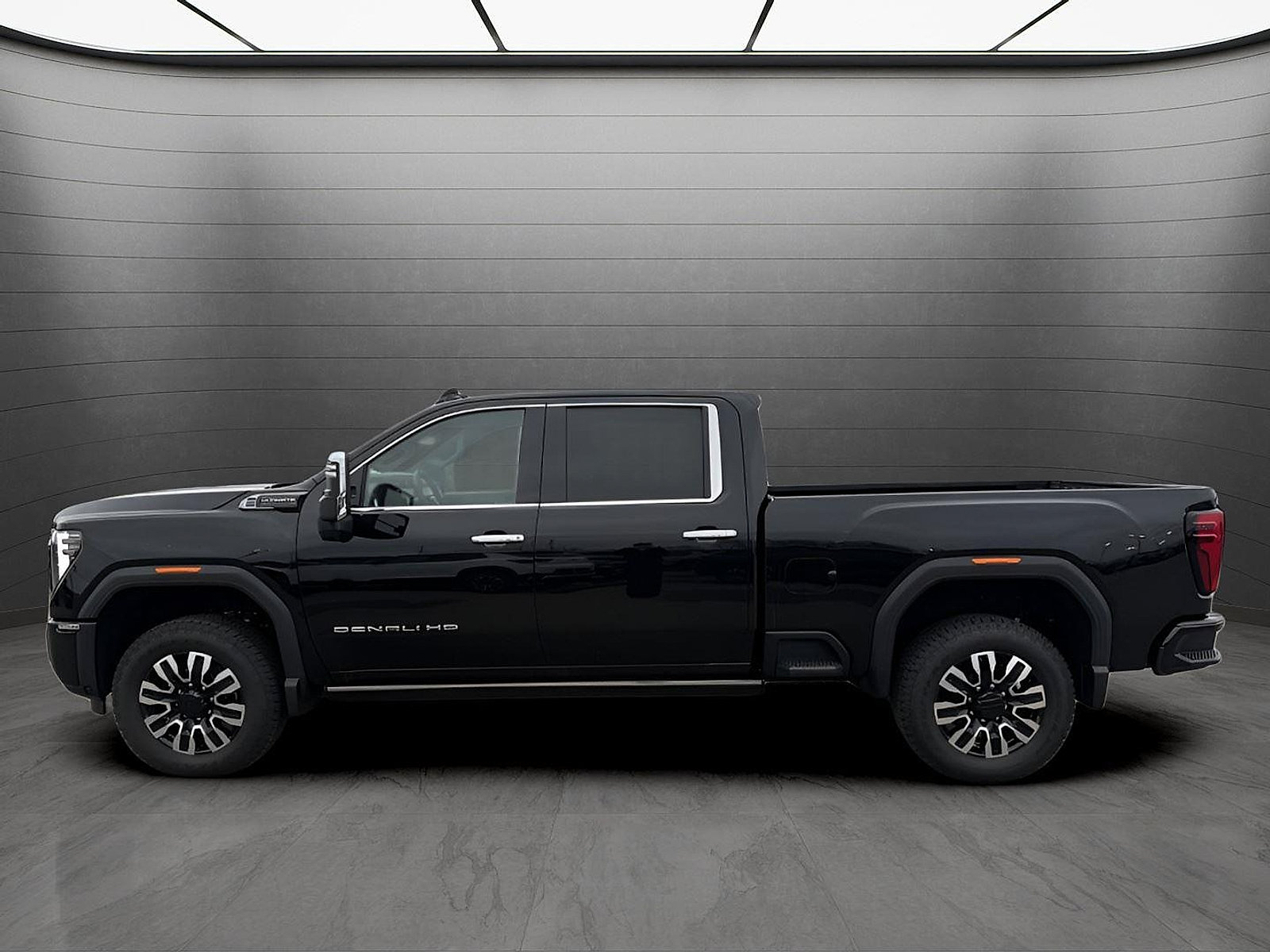 New 2025 GMC Sierra 3500 Denali Ultimate AWD/4WD image 2