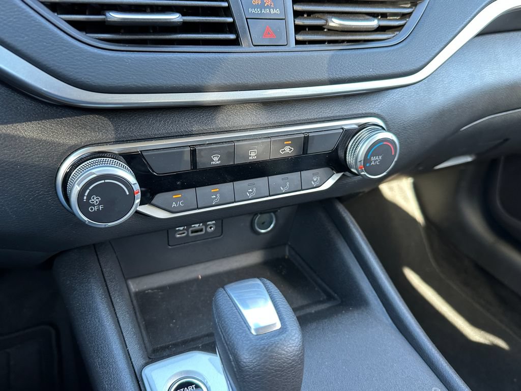 Used 2025 Nissan Altima 2.5 S FWD image 28