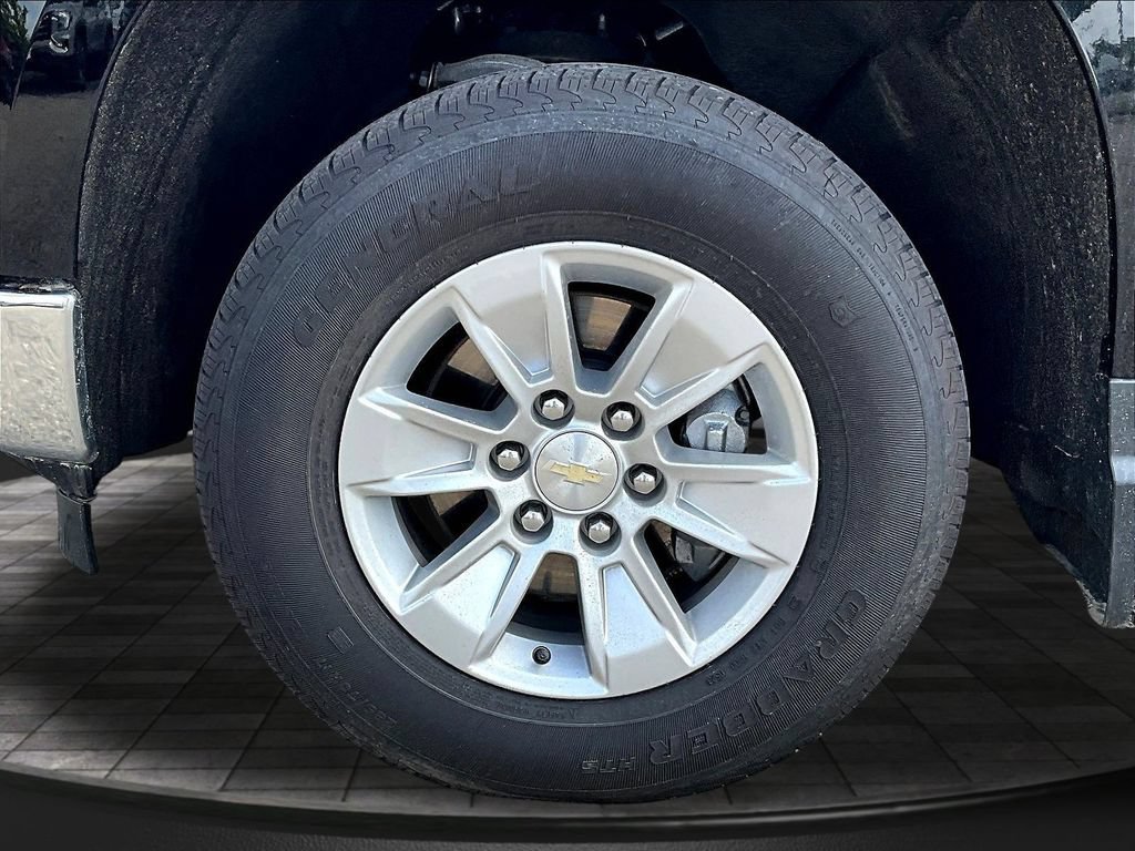 Used 2023 Chevrolet Silverado 1500 LT AWD/4WD image 35