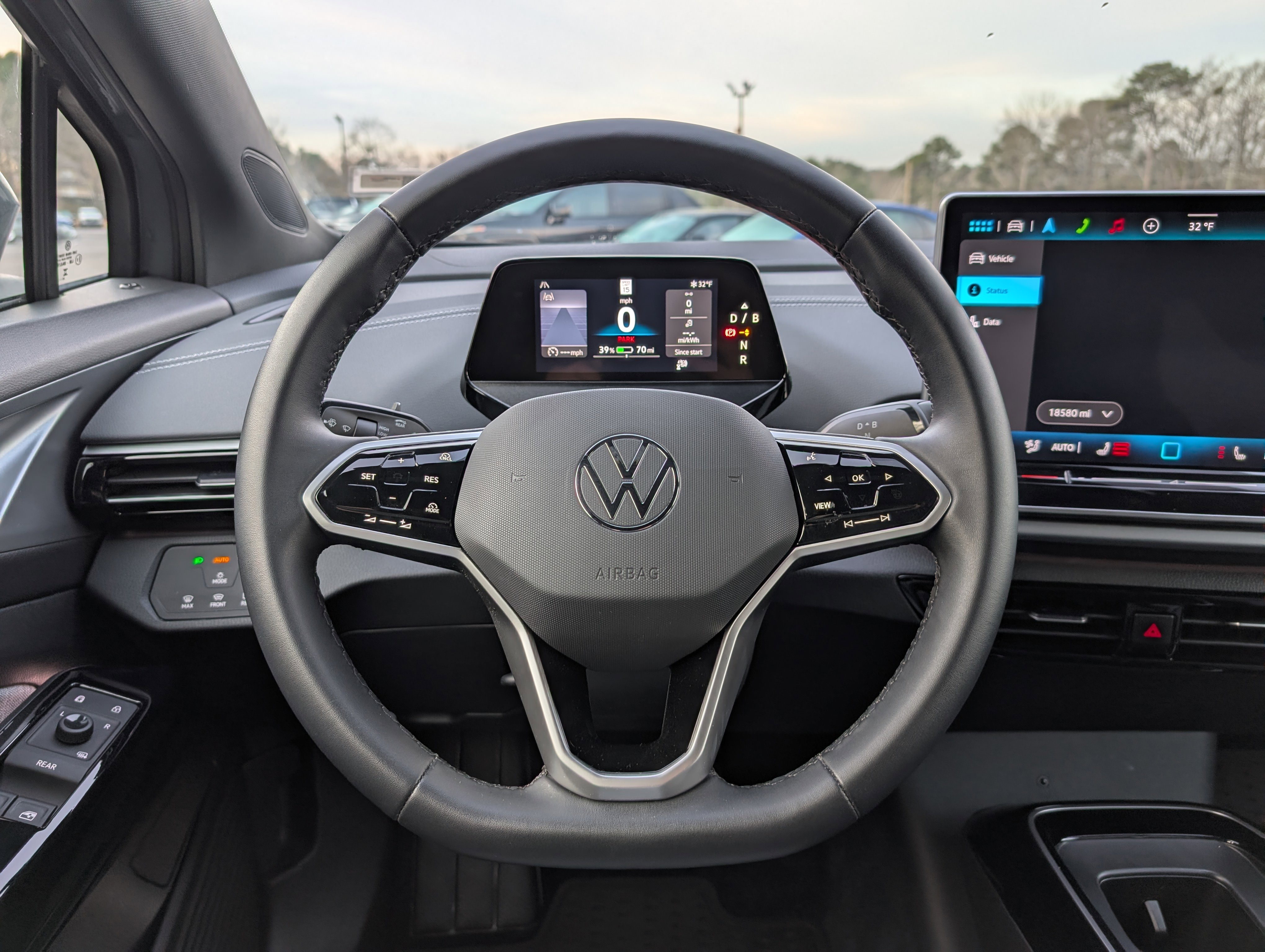 Used 2025 Volkswagen ID.4 Pro image 23