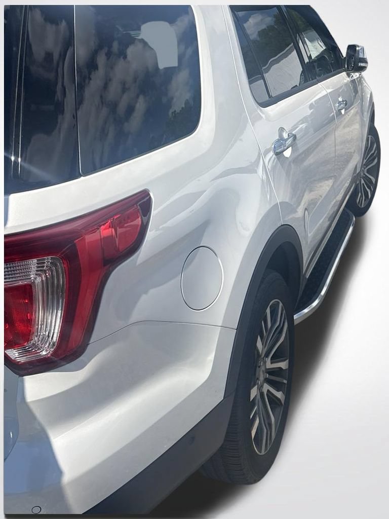 Used 2017 Ford Explorer Platinum AWD/4WD image 11