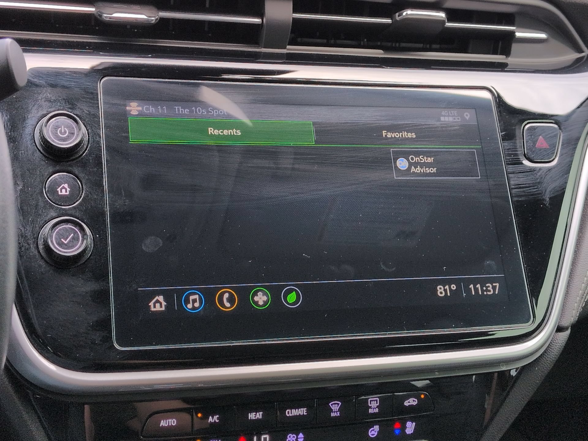 Certified 2022 Chevrolet Bolt EUV LT w/ Convenience Package FWD image 14
