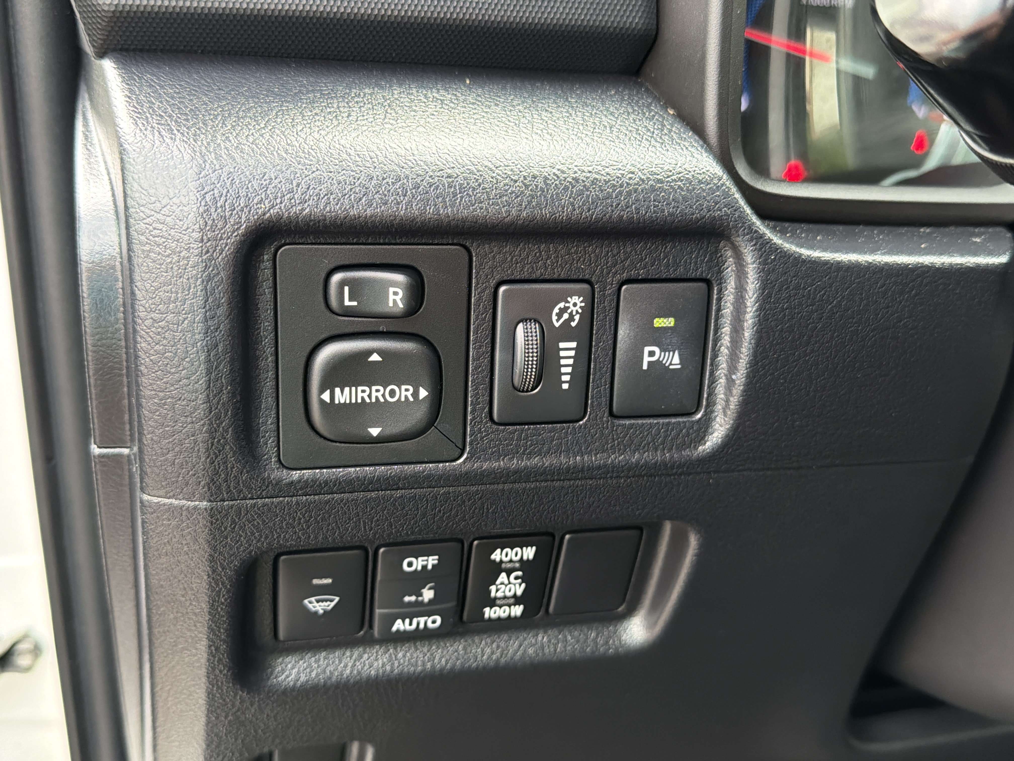 Used 2018 Toyota 4Runner Limited AWD/4WD image 15