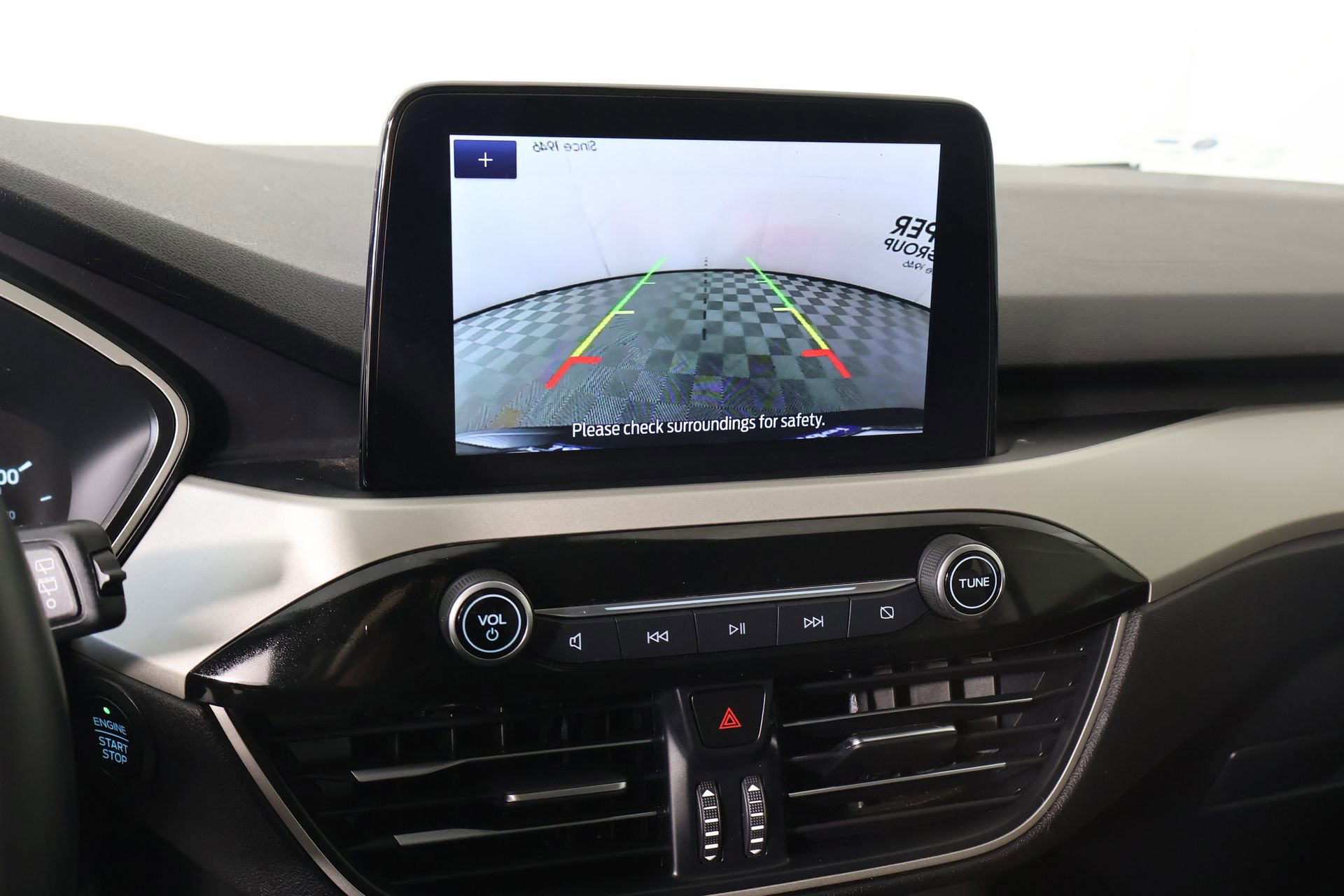 Used 2021 Ford Escape SE w/ SE Sport Appearance Package image 6