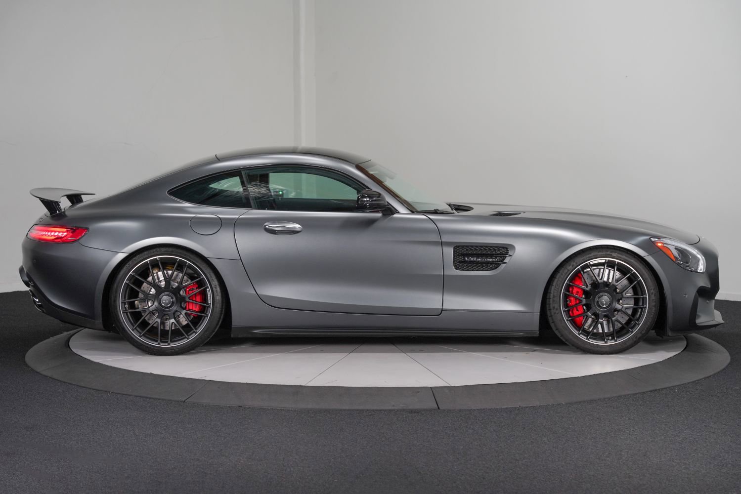 Used 2017 Mercedes-Benz AMG GT Coupe image 9
