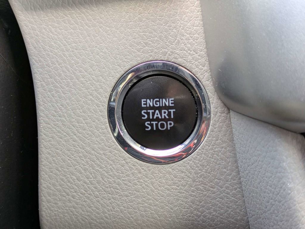 Used 2019 Toyota Highlander Limited AWD/4WD image 40
