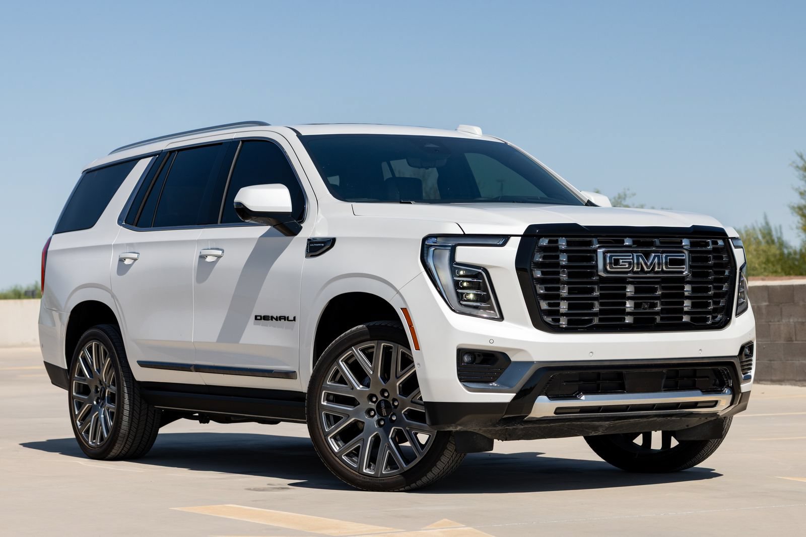 Used 2025 GMC Yukon Denali Ultimate AWD/4WD image 4